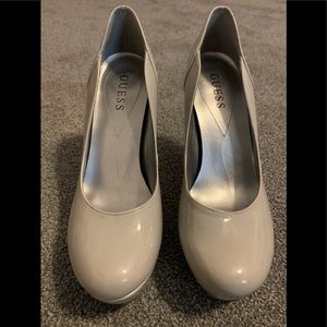 Guess Grey/Silver Patent Leather Pumps